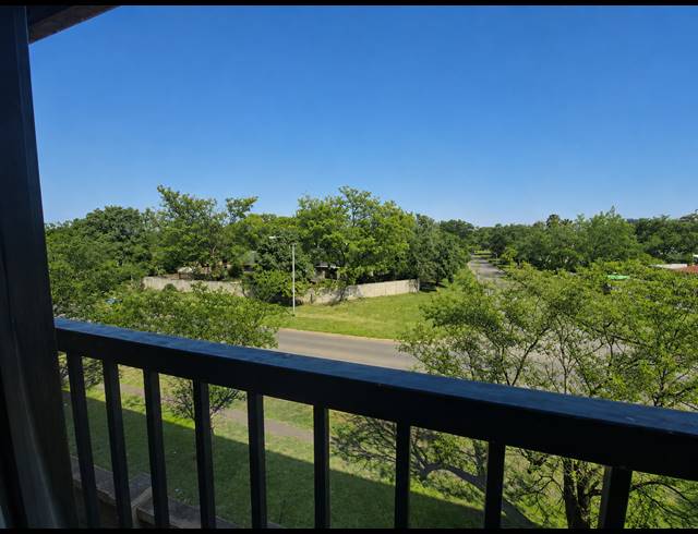 2 BEDROOM FLAT FOR SALE IN THREE RIVERS